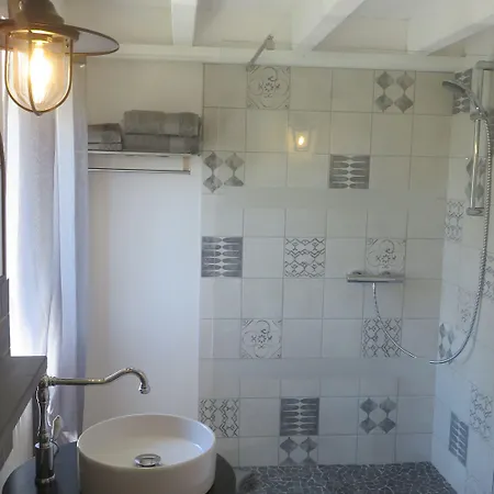 A La Belle Histoire Bed & Breakfast